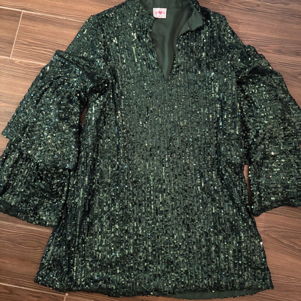 Love Green Sequin Long Sleeve Dress
